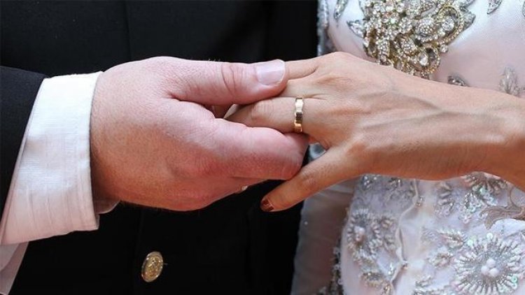 TBMM'YE İLGİNÇ BAŞVURULAR YAPILDI:"FENERBAHÇE'NİN SAHA DİZİLİŞİ DEĞİŞTİRİLSİN, EVLİLİKLER 10 YILDA BİR YENİLENSİN..." 