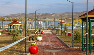 İPEKYOLU YOLU BELEDİYESİ, ERÇEK FLAMİNGO PARKINI BAŞARIYLA TAMAMLADI