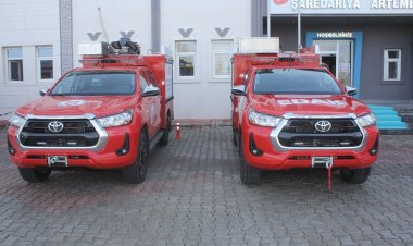 EDREMİT VE ÇATAK İLÇELERİNE UZAK DOĞU ÜLKESİNDEN ARAÇ HİBE EDİLDİ