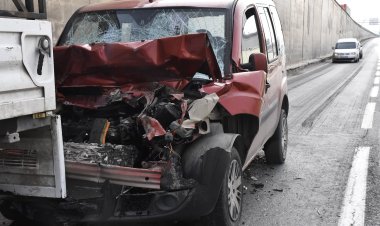 VAN'DA ZİNCİRLEME KAZA: 2 YARALI 