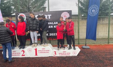 VAN BÜYÜKŞEHİR BELEDİYESPOR ATLETİZM U-14 MİX'TE TÜRKİYE 3.'SÜ OLDU!