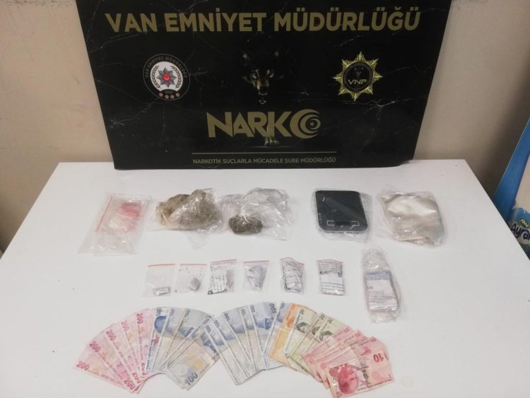 VAN'DA EMNİYET 13 TORBACI GÖZALTINA ALDI