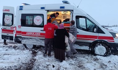 VAN BÜYÜKŞEHİR TÜM İMKANLARIYLA HASTA KURTARMA VE KAR MESAİSİ GÖREVİNDE