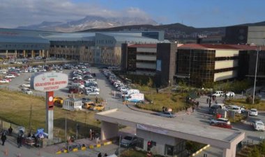 VAN'DA YETERLİ OLMASA BİLE SAĞLIKTA YENİ BİR PROJE HAYATA GEÇİRİLİYOR