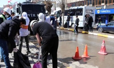 VAN'DA SOKAKLARI TEMİZLEME SEFERBERLİĞİ!