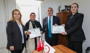 VAN'IN BAŞKALE İLÇE BELEDİYE EŞBAŞKANLARI MAZBATALARINI ALDI!