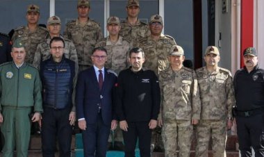 SELÇUK BAYRAKTAR VAN'A GELDİ 