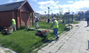 DAHA YEŞİL BİR İPEKYOLU İLÇESİ İÇİN PARKLAR YAZA HAZIRLANIYOR