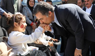 VAN BÜYÜKŞEHİR SMA İKİZLERİ İÇİN KERMES DÜZENLEDİ!