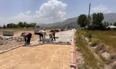 EDREMİT BELEDİYESİ YOL YAPIM ÇALIŞMALARINI HIZLANDIRDI!