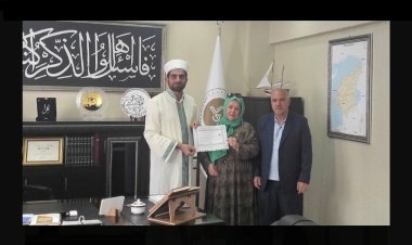 KAZAKİSTANLI KADIN VAN'DA MÜSLÜMAN OLDU!