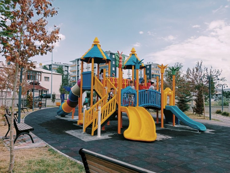 YAKILAN PARK İPEKYOLU BELEDİYESİ TARAFINDAN ONARILDI
