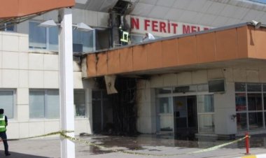 VAN FERİT MELEN HAVALİMANI'NDA YANGIN: UÇAK SEFERLERİ DURDURULDU!