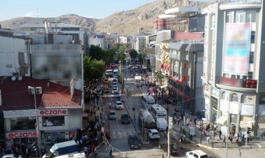 CUMHURİYET CADDESİ TRAFİĞE KAPATILIYOR 
