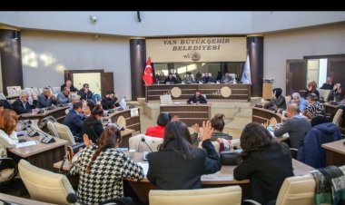 VAN BÜYÜKŞEHİR'DEN HAPİS CEZASINA TEPKİ!