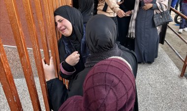 İSRAİL TERÖR DEVLETİ SİVİLLERİ VE GAZETECİLERİ HEDEF ALMAYA DEVAM EDİYOR!