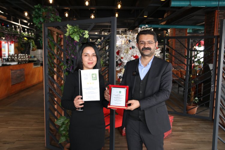 EDREMİT'TE 'BEYAZ BAYRAKLI' İŞYERLERİNDE HER GEÇEN GÜN ARTIŞ VAR!