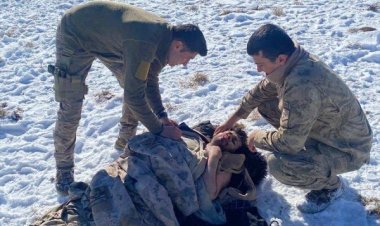 Van'da Bir Göçmen Donmaktan Son Anda Kurtarıldı!