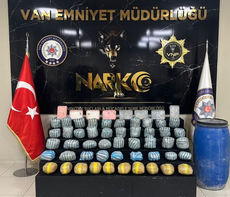 EDREMİT'TE 27 KG ESRAR VE 9 KG METAMFETAMİN ELE GEÇİRİLDİ