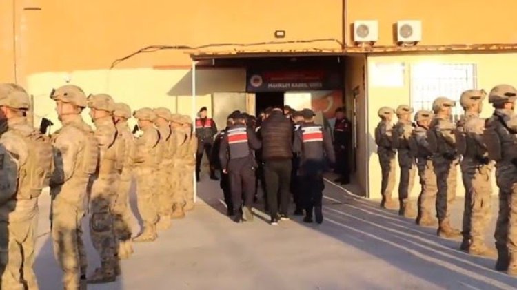 3 İlde Tefecilik operasyonu: 1 Milyar 250 Milyon TL Değerinde 75 Gayrimenkule ve 34 Araca Ele Geçirildi!