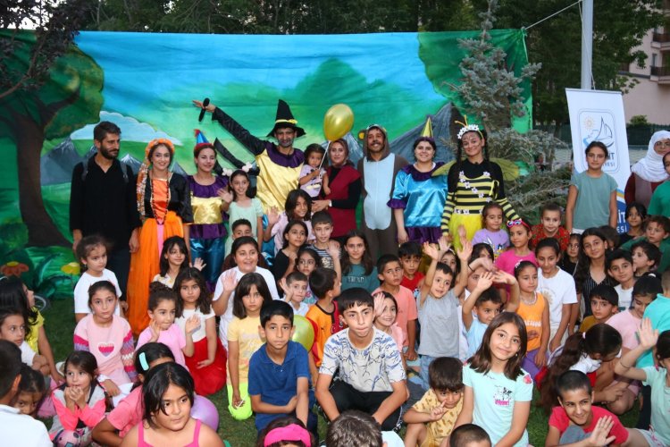 Edremit Belediyesi çocukları tiyatroyla buluşturuyor