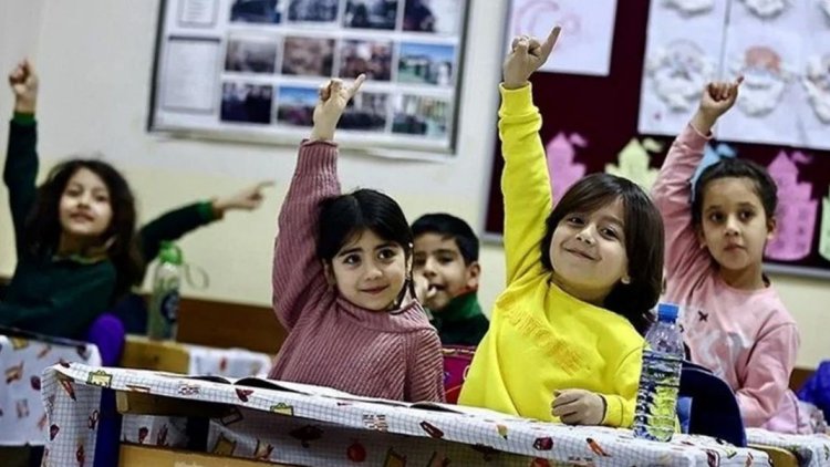 Öğrenci ve Öğretmenlere: 1,5 Gün Tatil Olacak