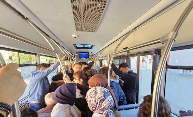 Van Büyükşehir Belediyesi’nde Otobüs Yetersizliği Ve Sürekli Arızalanan Otobüslere Çözüm Gelsin