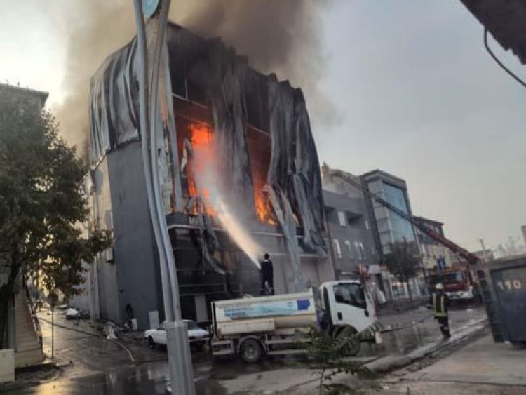 Depo Yangınında 6 Kişi Hayatını Kaybetti 