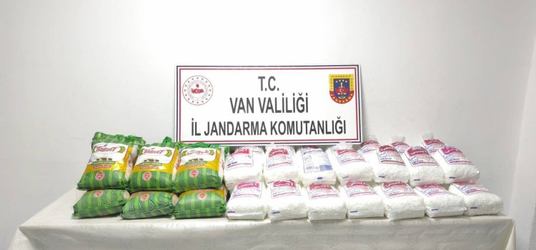 Van’ın Başkale İlçesinde Kaçak Gıda Ele Geçirildi 