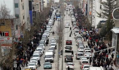 Van'da Trafik Krizi Büyüyor: Şehir Adeta Durma Noktasında