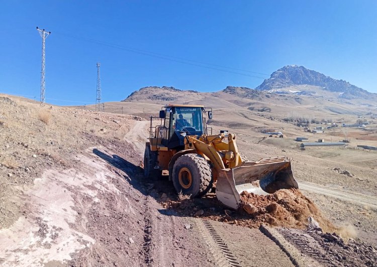 VAN BÜYÜKŞEHİR BELEDİYESİ KIŞ ÖNCESİ SEFERBERLİK İLAN ETTİ: YOL VE ALTYAPI ÇALIŞMALARI HIZLANDI