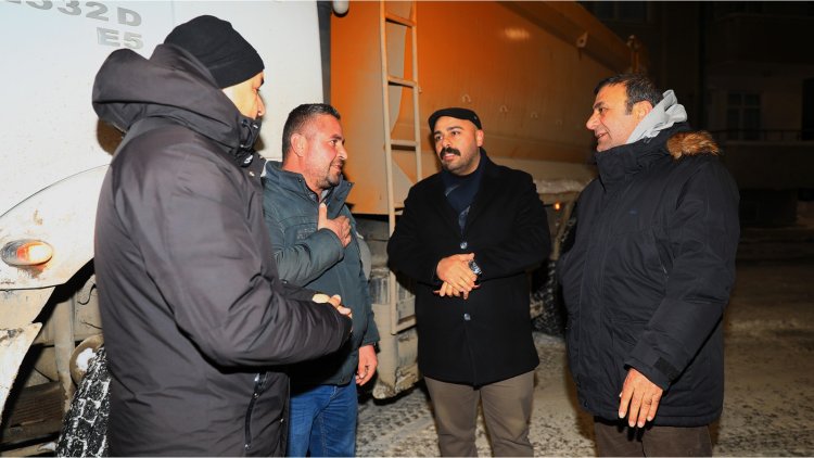 İpekyolu’ndaki Kar Mesaisi,  Gece Yarısı Sahada İnceleme