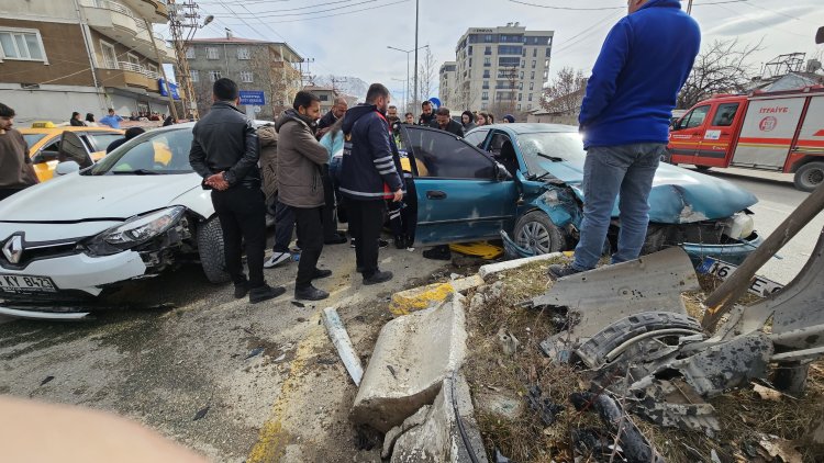 VAN’DA KORKUTAN KAZA: ŞABANİYE CADDESİ’NDE CAN PAZARI!