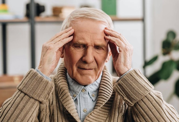 Beyindeki "Huysuz Çocuk" Mesaisi: Alzheimer’ın Erken Evresi Mercek Altında