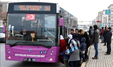 Van’da Toplu Taşıma Krizi Derinleşiyor: Büyükşehir Belediyesi Otobüs Sayısını Artırmak Yerine Sayıyı Düşürüyor mu?