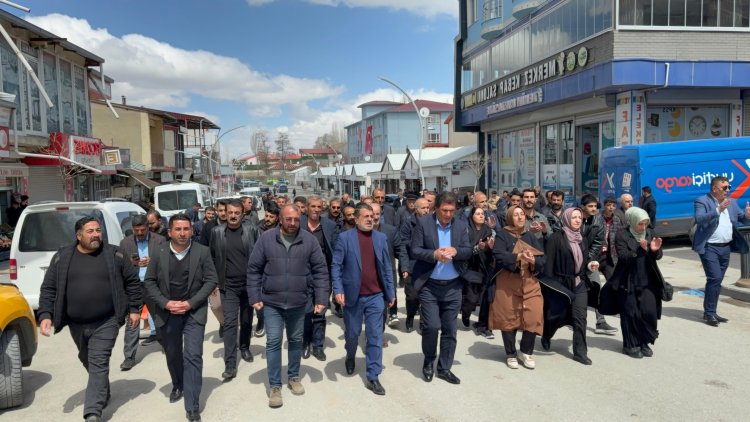 Başkale’de “3 Genç Gözaltında Darp Edildi  İddiası Protesto Edildi”