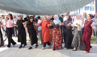 Van’da Hilberî Kadın Emeği Festivali’ne Yoğun İlgi: Müzik, Tiyatro ve Govend...