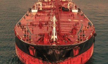 Petrol Gemileri Hürmüz Boğazı'nda U Dönüşü Yaptı