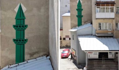 Erzurum'da İmar Sorununa Sanatsal Çözüm: Duvara 3 Boyutlu Minare Çizildi