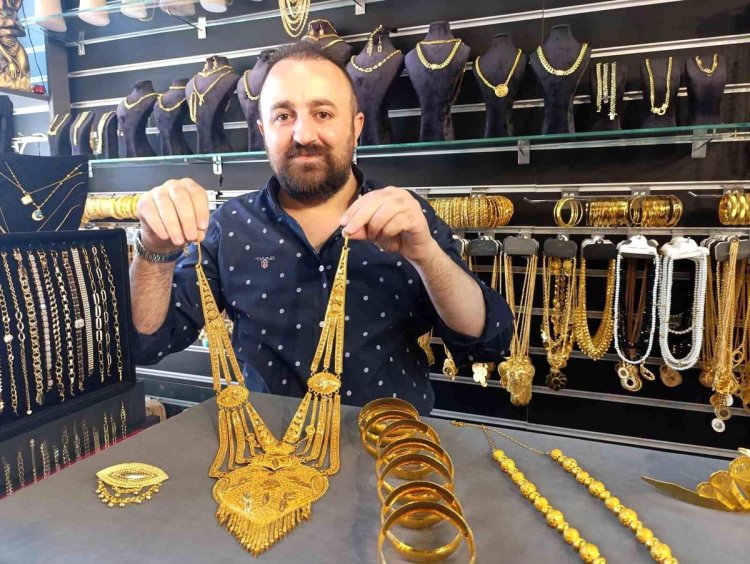 Altın Fiyatları Vatandaşı ‘Sahte Takıya Mahkum Ederken, Sektör ‘Bütçe Dostu Diyor