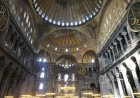 Ayasofya Camisi'nde Yüksek Sesle İncil Okuyan İki Turist Gözaltına Alındı