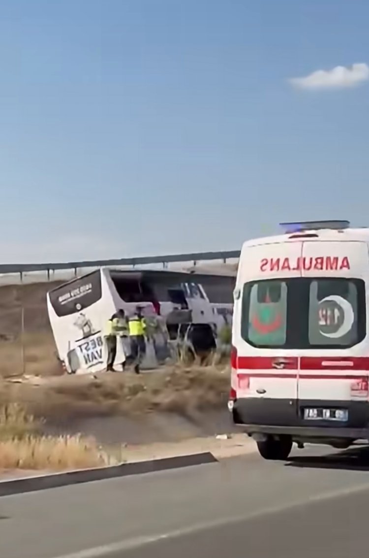 Ankara-Niğde Otoyolu'nda Yolcu Otobüsü Şarampole Uçtu: 44 Yaralı