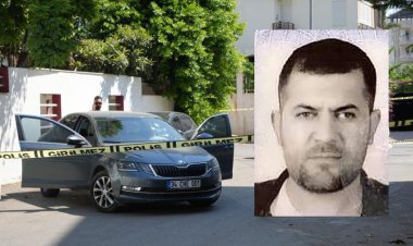 Antalya'da Vanlı Aileye Silahlı Saldırı: 44 Yaşındaki Adam Hastane de Hayatını Kaybetti