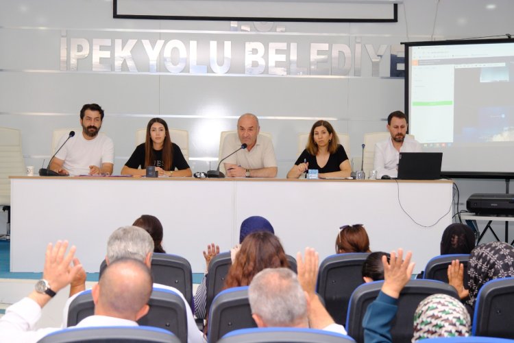 Şengal ve 33 Kurşun Katliamı İpekyolu Meclisi'nde Yüzleşme Çağrısıyla Anıldı