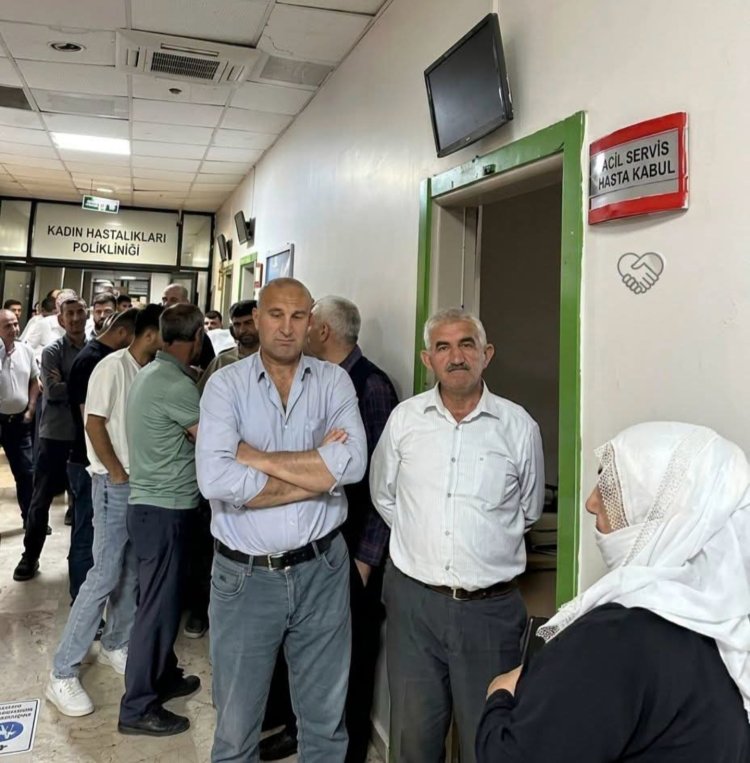 Van Hastanesi'nde Randevu Çökmüş, Hasta Mahkûm, Yönetim Sessiz”