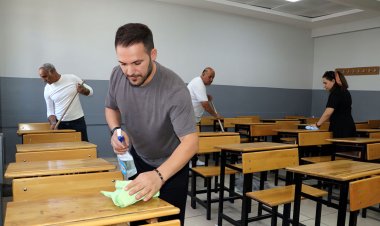 Van’da Okullar Yeni Eğitim Yılına Kapsamlı Temizlik Seferberliğiyle Hazırlanıyor